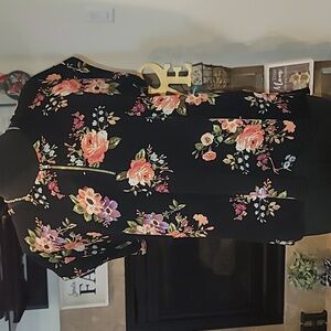 Flower Blouse With Zipper Acent